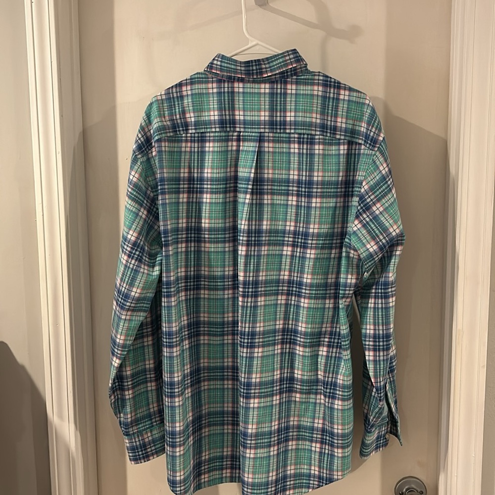 Great Looking Vineyard Vine Performance Tucker Sh… - image 2